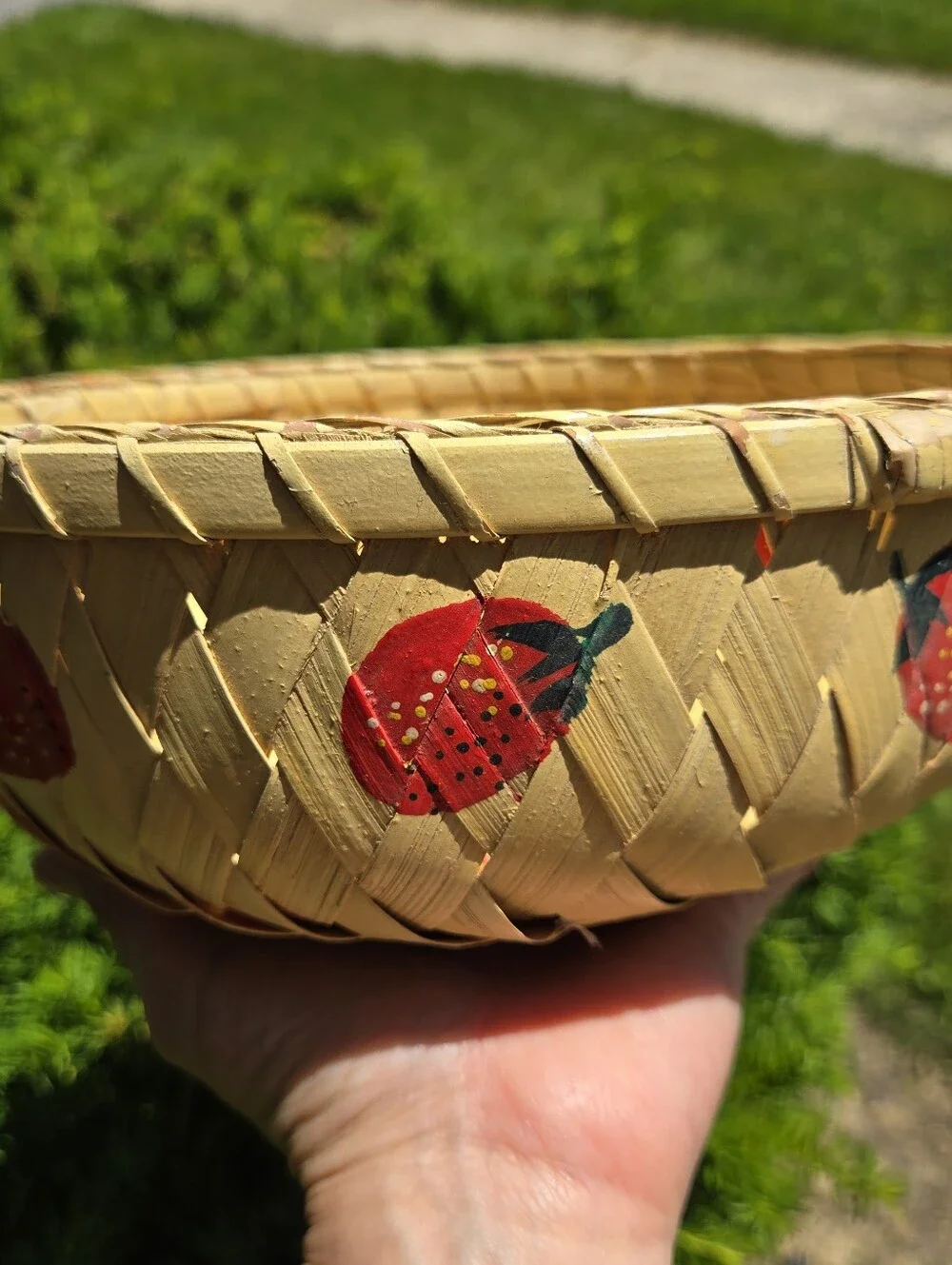 Hand‎ painted Woven basket with strawberries/ Tomaroes Cottage Core Shabby Chic